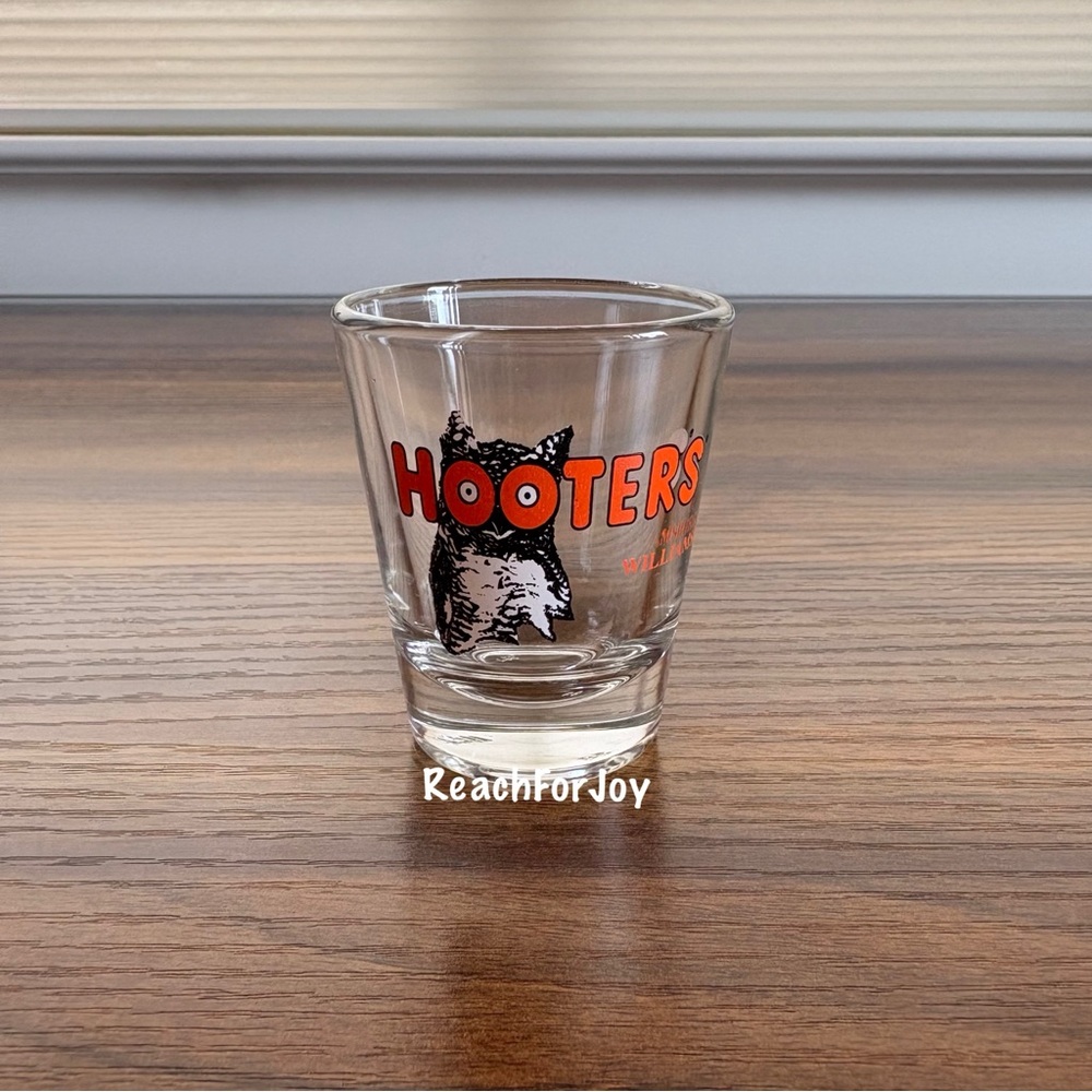 Hooters Restaurant Shot Glass Williamsburg VA Owl Logo